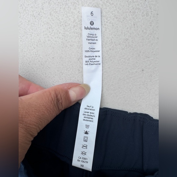 Lululemon On The Fly Pant *Woven Full Length 31" in True Navy. Size 6. - Picture 7 of 17
